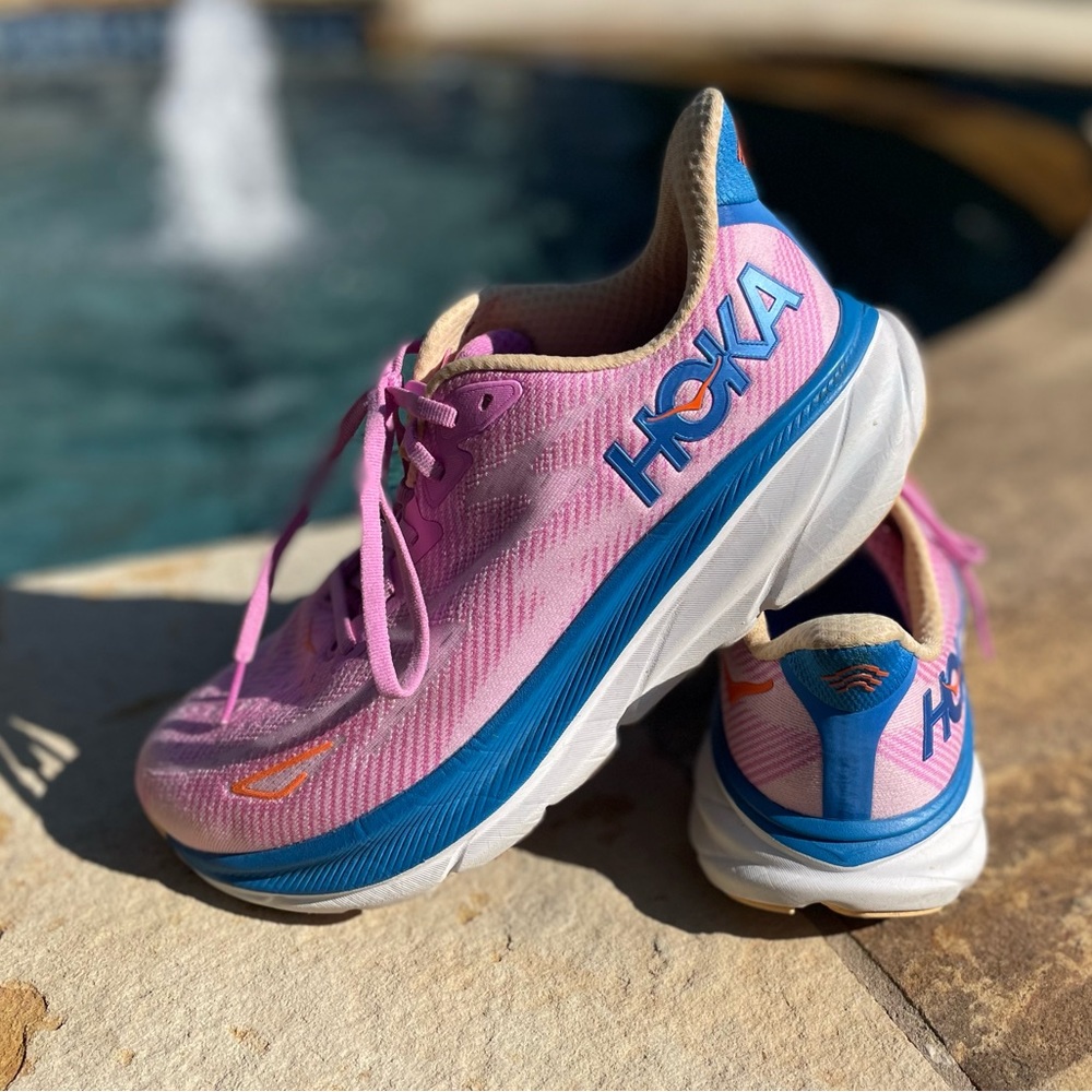 Hoka Women’s Clifton 9 - size 9.5 WIDE in pink!